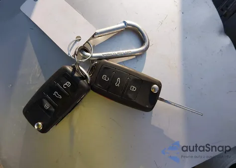 2015 Volkswagen Beetle 2.0T R-Line z USA, uszkodzony, nr VIN 3VW4T7AT1FM604203